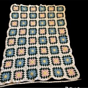 HANDMADE CROCHET GRANNY SQUARE MULTICOLORED GRANNY CORE AFGHAN THROW BLANKET